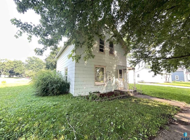 408 N Main Ave, Hartford, SD 57033