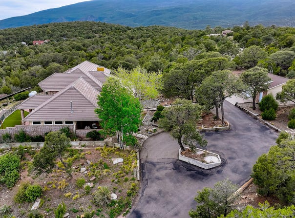 40 Calyx Lane, Cedar Crest, NM 87008