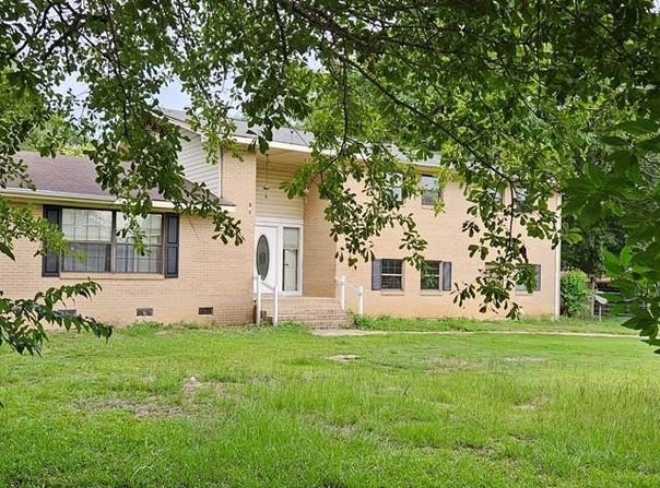 1638 Denton  Road, Dothan, AL 36303