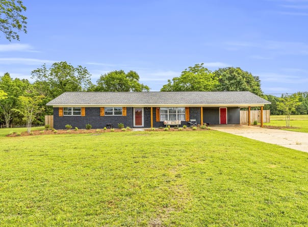 477 Lake Lowndes Rd, Columbus, MS 39702