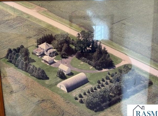 28558 80th St, Waseca, MN 56093
