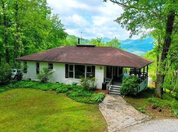1515 Briartown Church Road, Topton, NC 28781