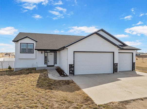 13658 Cherry Street NW, Williston, ND 58801