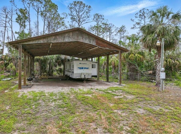 62 SW 284 Avenue, Steinhatchee, FL 32359