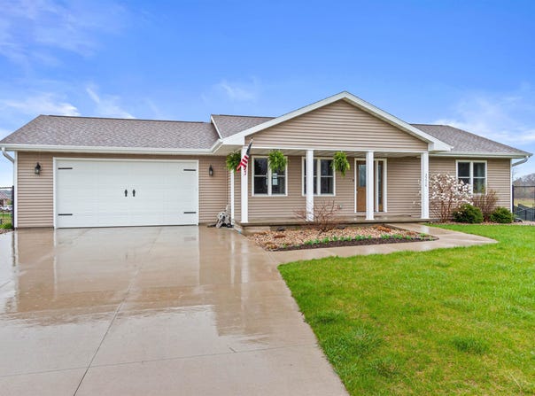2270 LENSMIRE LANE, Waupaca, WI 54981