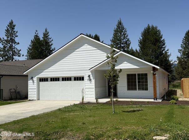 722 E Valley St S, Oldtown, ID 83822