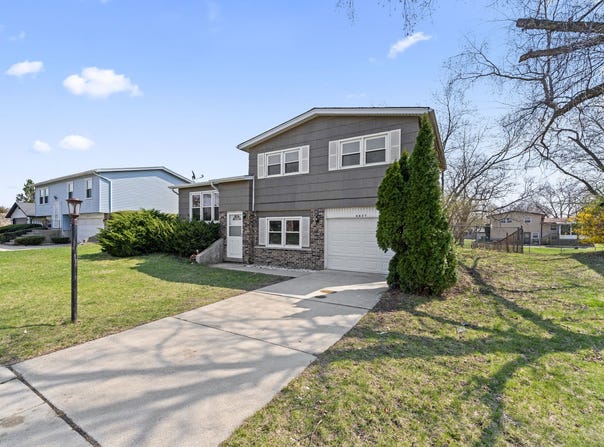 4827 IMPERIAL Drive, Richton Park, IL 60471