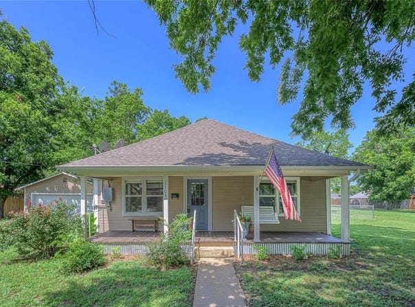 1305 14th Street, Honey Grove, TX 75446