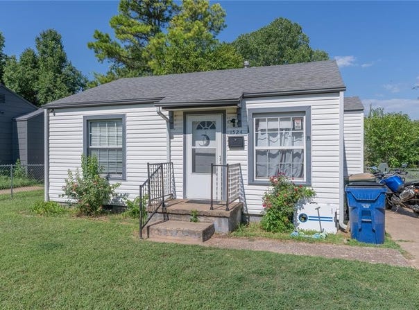 1524 S 12th Street, Chickasha, OK 73018
