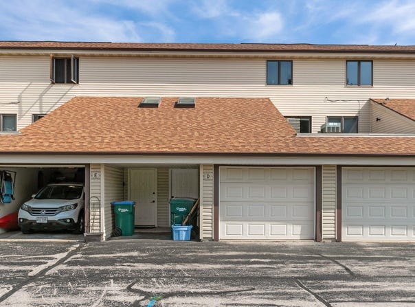2470 W GLENDALE Avenue, APPLETON, WI 54914
