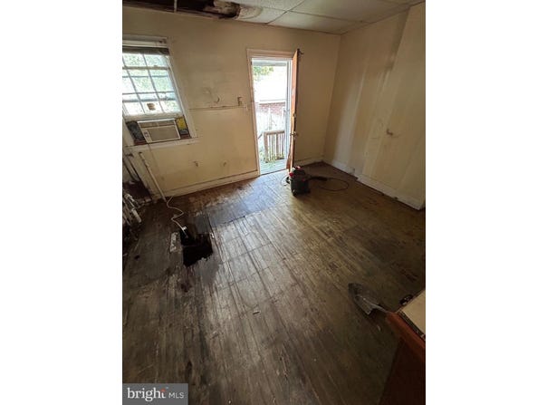 1205 PINE LANE, CHESTER, PA 19013