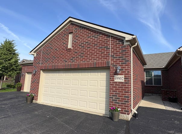 49902 Walter, Shelby Twp, MI 48317