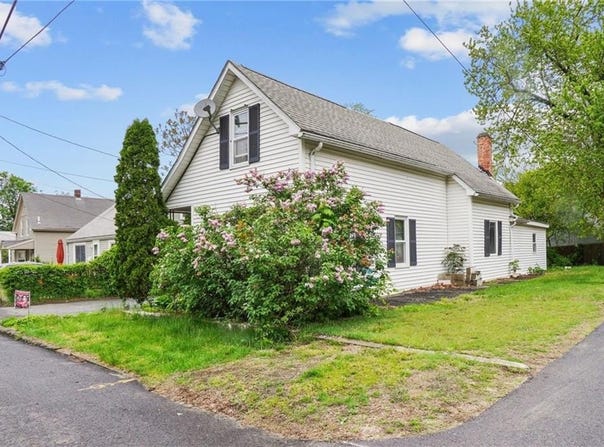 106 Providence Avenue, East Providence, RI 02915
