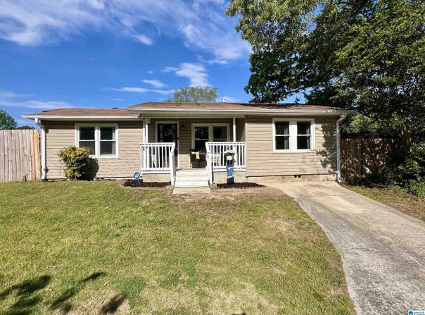 715 HILLTOP AVENUE, WARRIOR, AL 35180