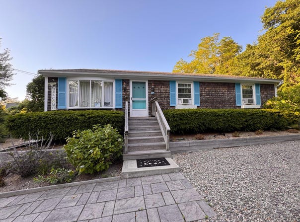 4 Coffey Lane, Dennis Port, MA 02639