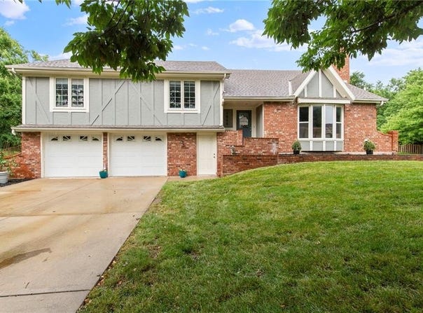 6888 W 185th Terrace, Stilwell, KS 66085