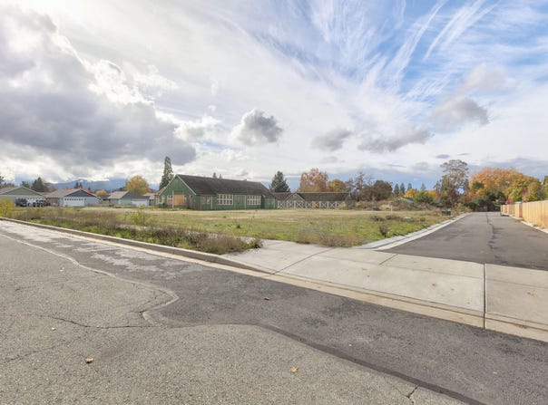 1000 SW K Street, Grants Pass, OR 97526
