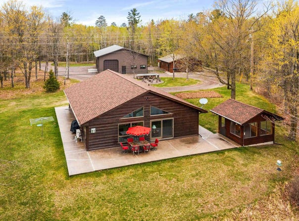 6848 Bear Island Rd, Duluth, MN 55803