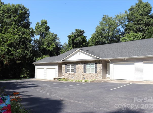 194 E Jay Drive, Taylorsville, NC 28681