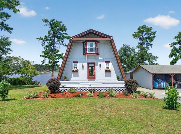193 Oakwood Circle, Douglas, GA 31535