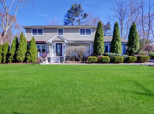 29 Dyke Road, Setauket, NY 11733