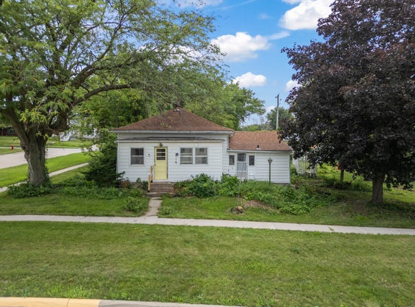 311 E 4th Street, Riverside, IA 52327