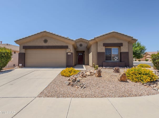82 E Calle De La Semilla, Green Valley, AZ 85614