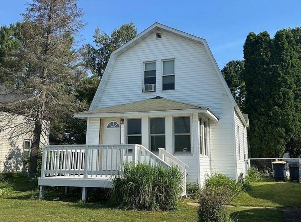211 DIVISION ST W, Eagle River, WI 54521