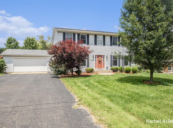 153 Colonial Drive, Augusta, MI 49012