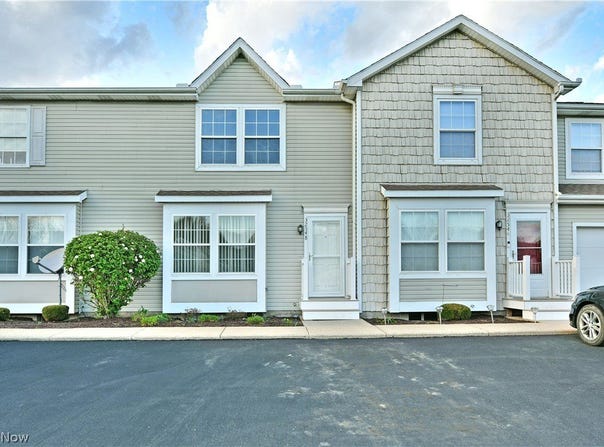 3254 Deer Trail, Cortland, OH 44410