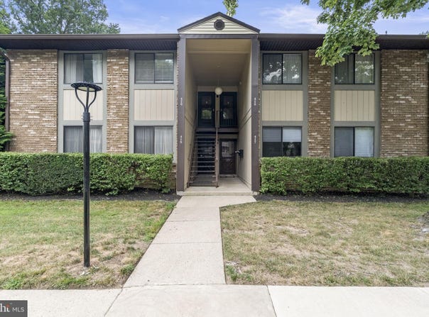 115 KINGS HIGHWAY UNIT, MAPLE SHADE, NJ 08052