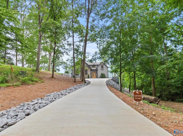 2231 Lookout Mountain Drive, Scottsboro, AL 35769