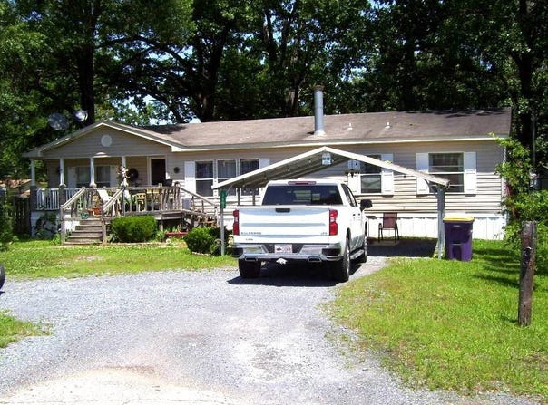 1652   N CONSTITUTION AVE., Ashdown, AR 71822