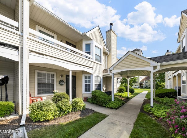 28 Powell Court, Hightstown, NJ 08520