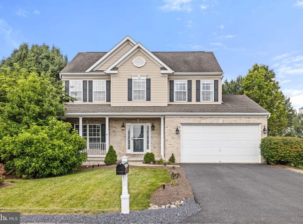 194 CORBIN HEIGHTS WAY, MARTINSBURG, WV 25404