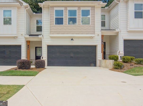 5516 Rockfern, Lilburn, GA 30047