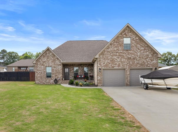 152 Oakview Cir, Killen, AL 35645