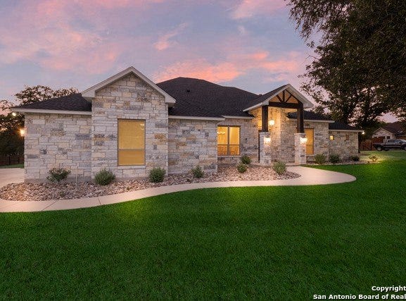 168 bobby lynn, Adkins, TX 78101