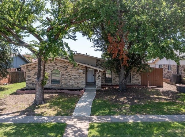6108 Jennings Drive, The Colony, TX 75056