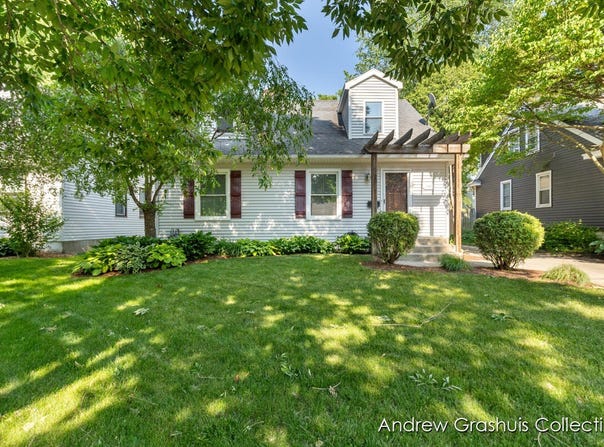 1142 Orchard Avenue SE, Grand Rapids, MI 49506