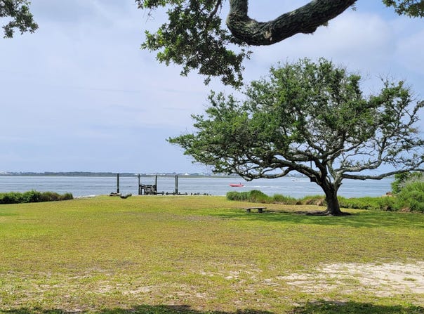 202 S 34th Street, Morehead City, NC 28557
