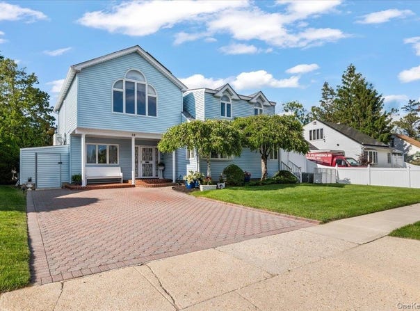 38 Hayden Drive, Bethpage, NY 11714