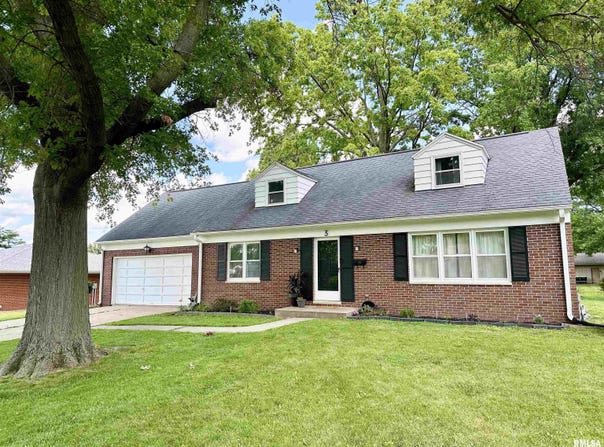 3 Ivywood Drive, Jacksonville, IL 62650