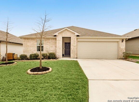 848 Pronghorn Trail, Seguin, TX 78155