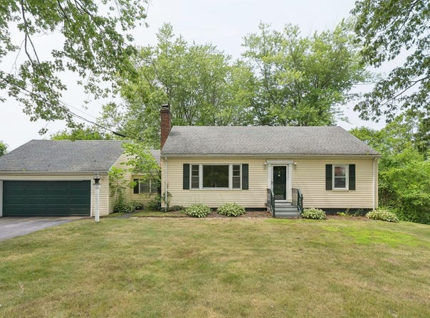 121 Spurwink Avenue, Cape Elizabeth, ME 04107