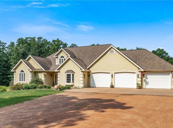 N1520 Hollow Road, Stanley, WI 54768