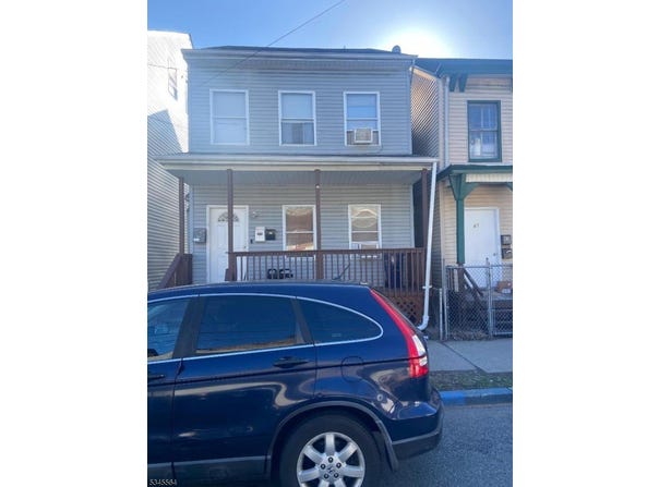 63 Arch St, Paterson City, NJ 07522-1756