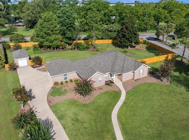 8156 Southwind Drive W, Irvington, AL 36544