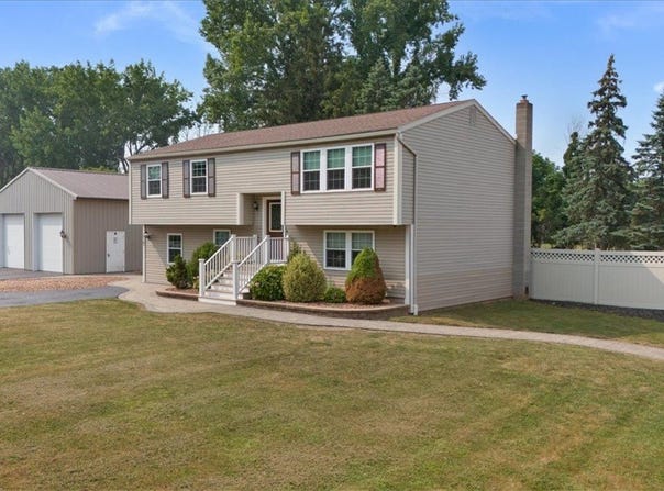 2187 Kenyon Road, Ontario, NY 14519