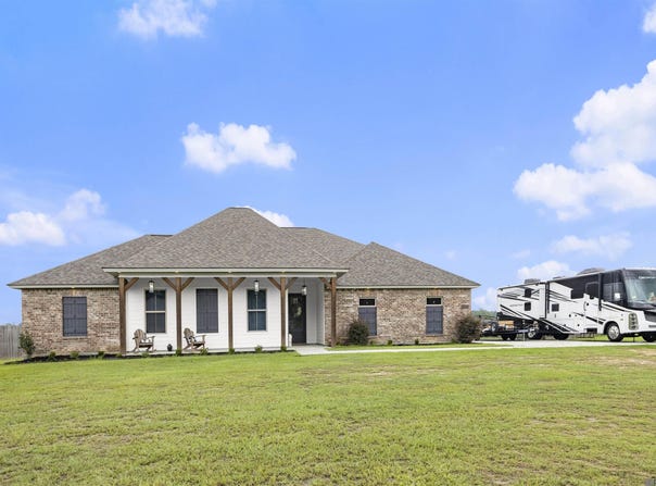 14124 Kaden Creek Dr, Walker, LA 70785